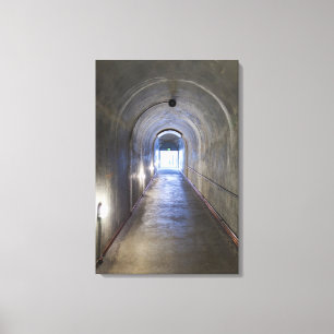 Impressão Em Tela Túnel de Concreto em um Bunker Nazi