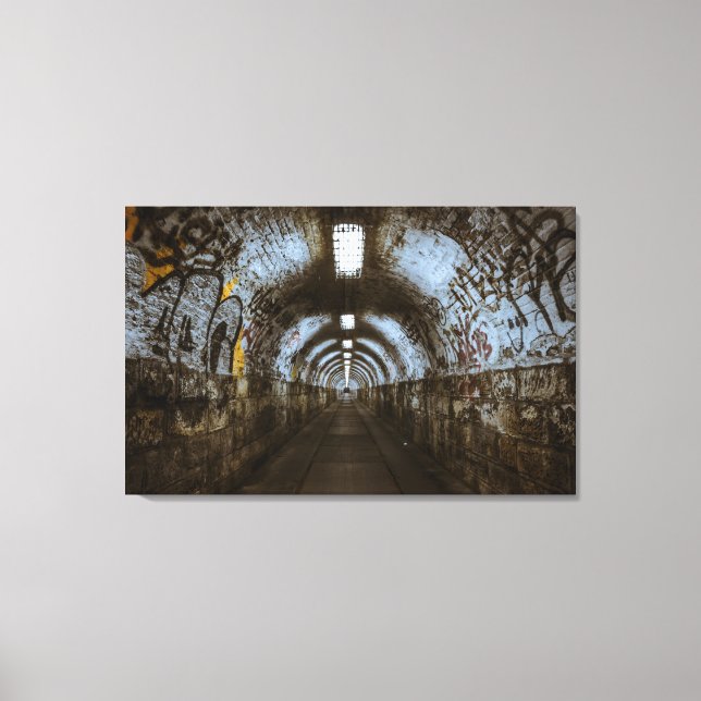Impressão Em Tela Túnel subterrâneo escuro (Frente)