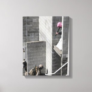 Impressão Em Tela Um agressor marinho e do papel-playing do inimigo