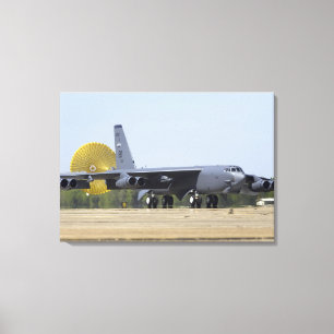 Impressão Em Tela Um B-52 Stratofortress distribui sua rampa de