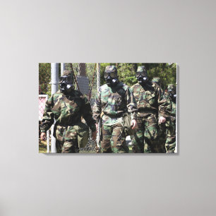 Impressão Em Tela Um grupo de participantes do desafio solar