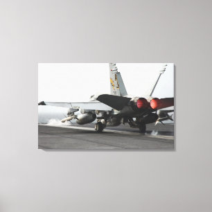 Impressão Em Tela Um zangão de F/A-18C lança-se da plataforma de v