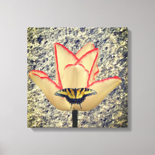 Impressão Em Tela Uma tulipa e uma borboleta