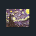 Impressão Em Tela Vincent van Gogh - Noite Estrelada<br><div class="desc">Starry Night (1889), por Vincent van Gogh, é um apos impressionismo de pintura paisagística de arte. Uma vista de uma cidade num vale à noite com as nuvens a girar, as estrelas a brilhar e uma bela lua ouro amarela. Foi pintado durante o dia pela memória e é a pintura...</div>