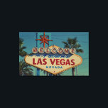Impressão Em Tela Vintage Bem-Vindo À Arte De Las Vegas<br><div class="desc">Esta tela mostra um sinal de vintage mais as palavras "Bem-vindo ao Fabuloso Las Vegas Nevada" com palmeiras ao fundo sob um céu azul claro neste estilo e tema de arte clássico e vintage. Nossos impressões são impressos com a resolução mais alta sobre o papel de arquivamento de algodão-poli, para...</div>