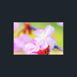 Impressão Em Tela Vista aproximada das flores de cerejeira rosa Saku<br><div class="desc">Uma vista aproximada de duas flores de sakura rosa com estames amarelos. Folhas vermelhas, fundo verde e rosa. A beleza mágica da temporada de primavera. Uma pintura digital extragrande a partir de uma fotografia. Impressão em tela esticada floral incrível para decorar o seu local ou para ser usada como presente...</div>