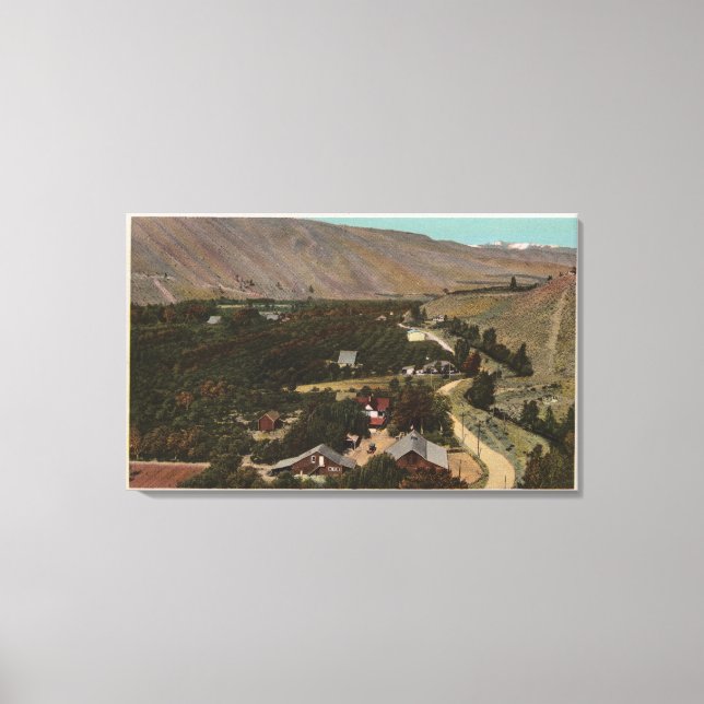 Impressão Em Tela Wenatchee, WABird's Eye of Ranch no Vale (Frente)