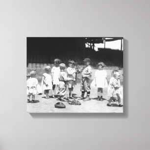 Impressão Em Tela Young Boys e meninas no campo de basebol