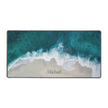 Iniciais litorais de praia de oceano azul