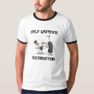 Instrutor da autodefesa do t-shirt dos homens