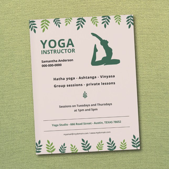 Instrutor Yoga com Folheto Verde (Yoga Instructor with Green Leaves Flyer)