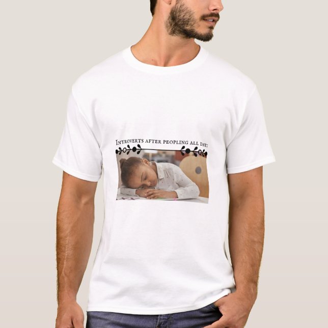 Introdução Meme Camiseta Básica (Frente)