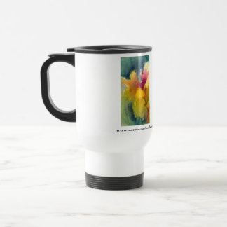 Íris feericamente amarela caneca de viagem isolada