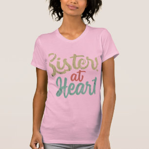 Irmandade na camiseta colorida