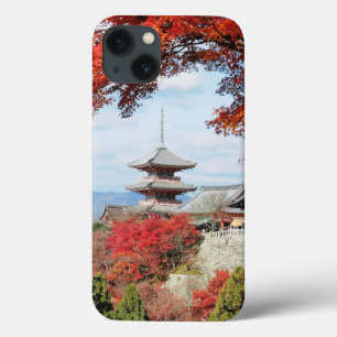 Japão, Quioto. Templo Kiyomizu em cores de outono