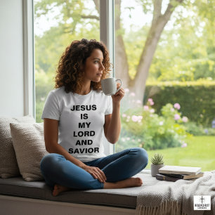 "Jesus é meu Senhor e Salvador" Camiseta feminina