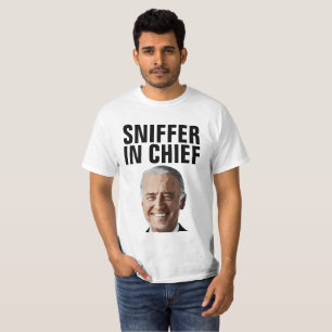 JOE BIDEN SNIFFER EM CAMISETAS DE T-SHIRTS DE CHEF