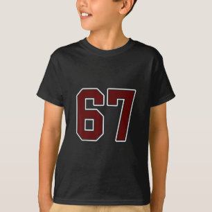 Jogador de Camisa Marrom e Branco Número 67 Unifor