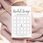 Jogo Bingo do Chá de panela de Paris Romance<br><div class="desc">O cartão de jogo de chá de panela chic corresponde à nossa coleção de chás de panela Romance de Paris e apresenta letras brancas de script preto e bordas cor-de-rosa suaves com uma ilustração da silhueta da torre Eiffel no centro. Personalize com a noiva para ser o nome e a...</div>