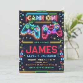 Jogos no Convite de aniversário brilhante