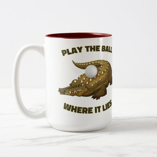 Jogue A Bola Onde Mora - Uma Caneca De Golfe De Do (Esquerda)