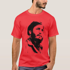 Jovem Fidel com uma camiseta sonhadora