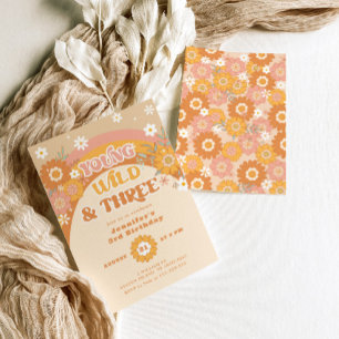 Jovem selvagem e três anos retro Convite