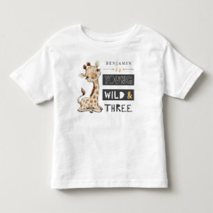 Jovem Selvagem e Três Camisas Safari de Aniversá