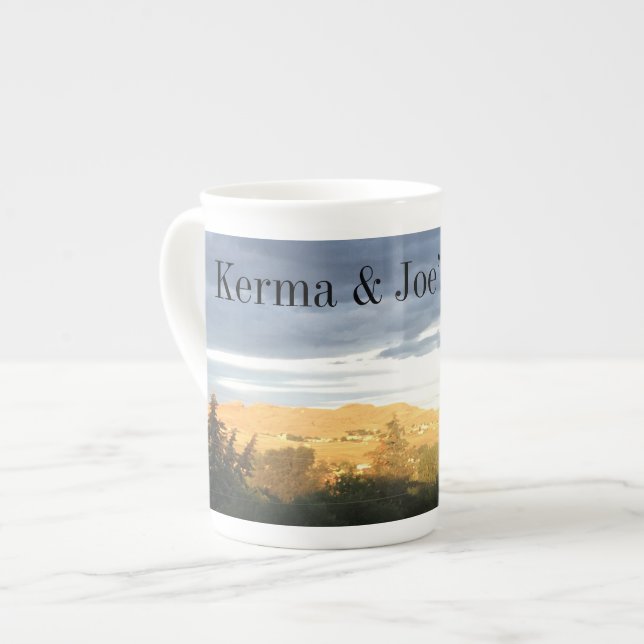 Kerma & caneca do Airbnb de Joe (Frente Esquerda)