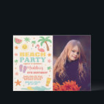 Kids Beach Bash Aniversário Convite e Decoração<br><div class="desc">Prepare-se para a luz do sol, surf e diversão elegante com este convite para crianças de praia de Bash e decor correspondente! Perfeito para aniversários de verão pelas festas de praia do mar ou do quintal, este design alegre apresenta brinquedos coloridos de praia, ondas oceânicas, palmeiras e sotaques tropicais. Personalize...</div>