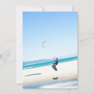 Kitesurfer aumenta o ar