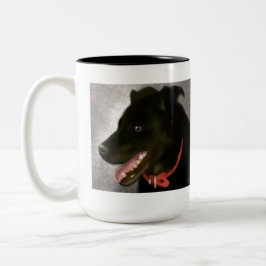 Labrador preto dois tonificou a caneca