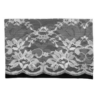 Lace floral branco: fundo preto.