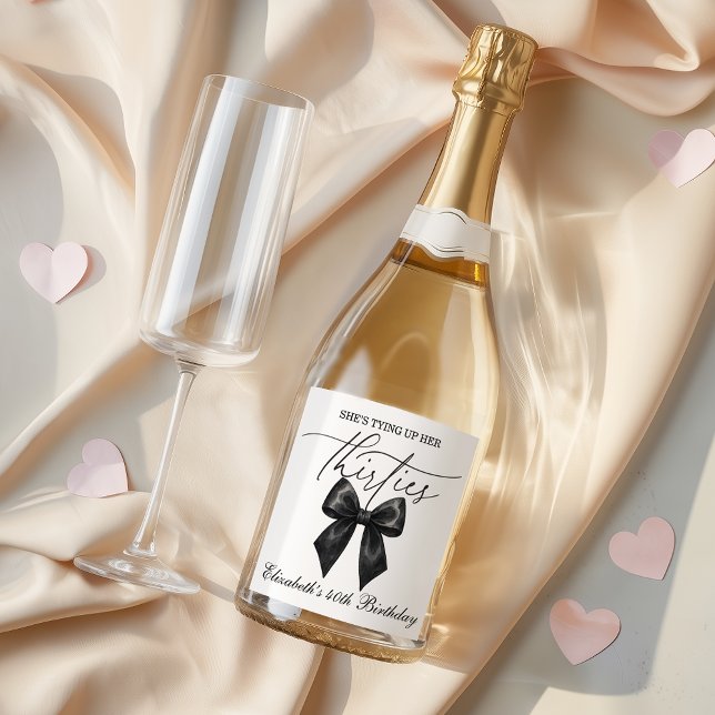 Laço Preto Amarrando Seus Trinta Anos 40º Aniversá (Black Bow Tying Up Her Thirties 40th Birthday Sparkling Wine Label)