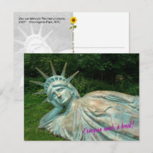 Lady Liberty tira um descanso - cartão postal H