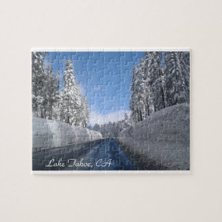 Lago Tahoe, CA com muitas Quebra-cabeça de neve