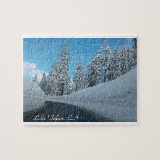 Lago Tahoe, CA com muitas Quebra-cabeça de neve