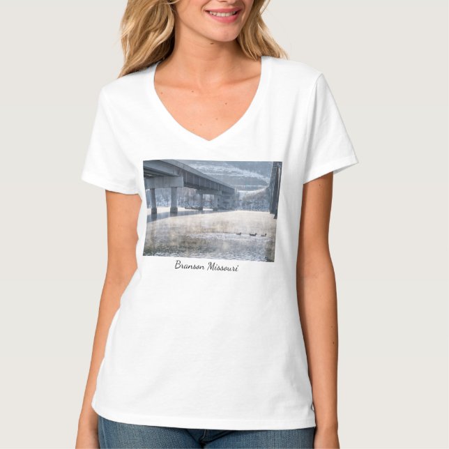 Lago Taneycomo Foggy Winter Fish T-Shirt (Frente)