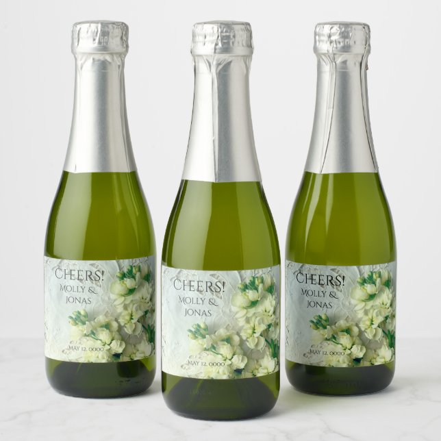 Lares de vindima com lilases brancas (Garrafas)