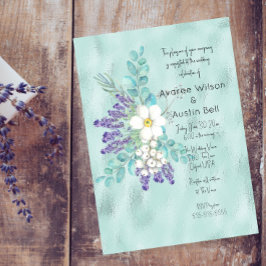 Lavandas e Flores Brancas Sobre Folha de Turquesa