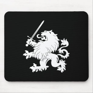 Leão desenfreado com heráldica Mousepad da espad