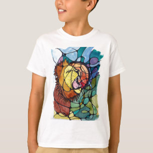 Leão itinerante na camiseta do menino