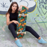 Legal Cats Colorida skate<br><div class="desc">Este design com um padrão uniforme cuidadosamente trabalhado com gatos multicoloridos em tons de laranja, amarelo, vermelho, azul e verde com sombreamento escuro fará com que seu skate se destaque na multidão. Personalize o baralho com seu texto, e deixe seu conselho de gato legal ser o sol na estrada. Você...</div>