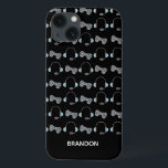 Legal padrão de jogos personalizados a preto<br><div class="desc">Impressionante caso iPhone 13 personalizado para jogos com um controlador de jogos legal e padrão de auscultadores para um jogador. Personalize com um nome em branco na capa de telefone preta.</div>