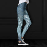 Legging Agato Teal Cristalalizado | Pedra Marmorizada Aqua<br><div class="desc">Estratos metálicos falsos e sofisticados, elegantemente sofisticados, numa pedra agatosa, alarmante, com belíssimos bordos monocromáticos e fluxos de tinta fluida para uma bela textura de cor-de-água marmoreante. A estética da abstrato conceitual moderna acrescenta o pop perfeito de cor luxuosa e estilo pessoal. Também transferível para material escolar/de escritório ou decoração...</div>