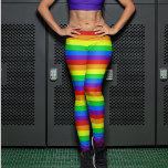 Legging Arco-Íris Brilhado Orgulho gay, Colorido<br><div class="desc">Pernas com padrão de arco-íris,  brancas,  com riscas horizontais avermelhadas,  laranja,  amarelas,  verdes,  azuis e roxas brilhantes. O par perfeito de calças para vestir a uma parada de orgulho ou marcha do orgulho LGBT. São corajosos e divertidos!</div>
