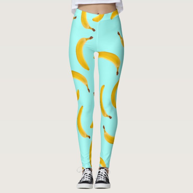 Legging Banana com pernas de fundo azul claro (Frente)