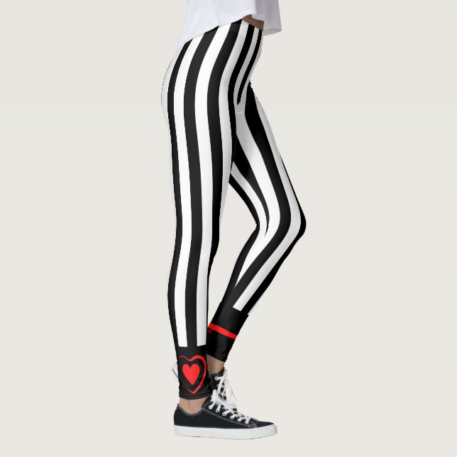 Legging Bandas Pretas e Brancas com Coração Vermelho Brilh (Direita)