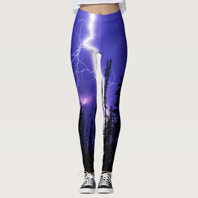Legging belo trovão sobre a floresta (Frente)