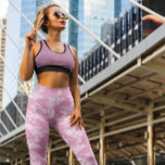 Legging Camo Girly Camuflage Cor-de-Rosa<br><div class="desc">Design de fundo de camuflagem digital de camuflagem,  cor-de-rosa,  em leggings/calças de yoga. Excelente para o veste diário,  para trabalhar ou apenas para sair.</div>
